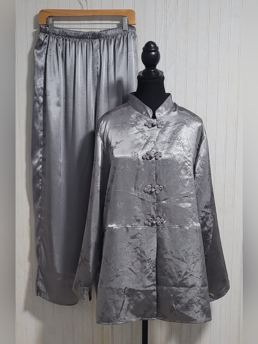 Vintage Erika Taylor Intimates Silver Gray Asian Pajama Set L